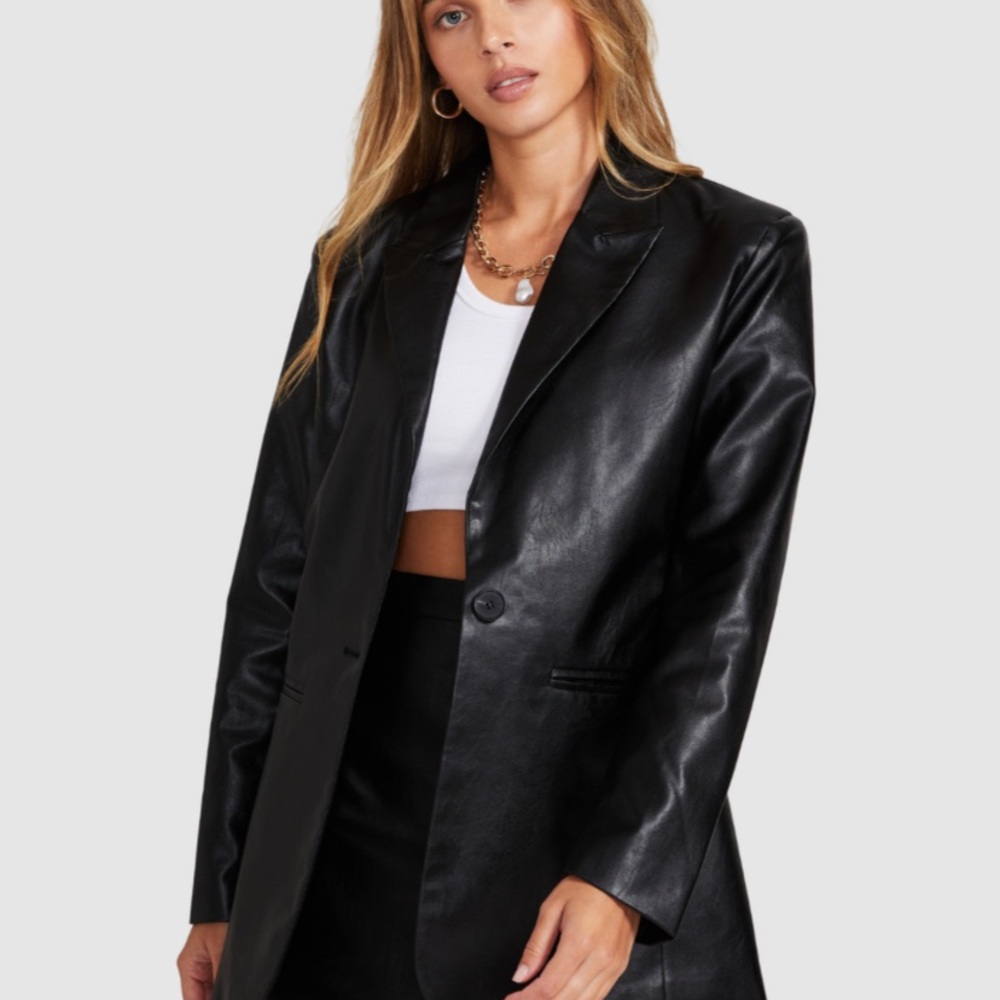 Vintage Y2K Nine West Black Sheepskin Leather Lapel Botton Down Jacket in XL